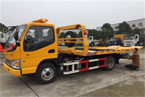 赤峰哪里有拖车服务